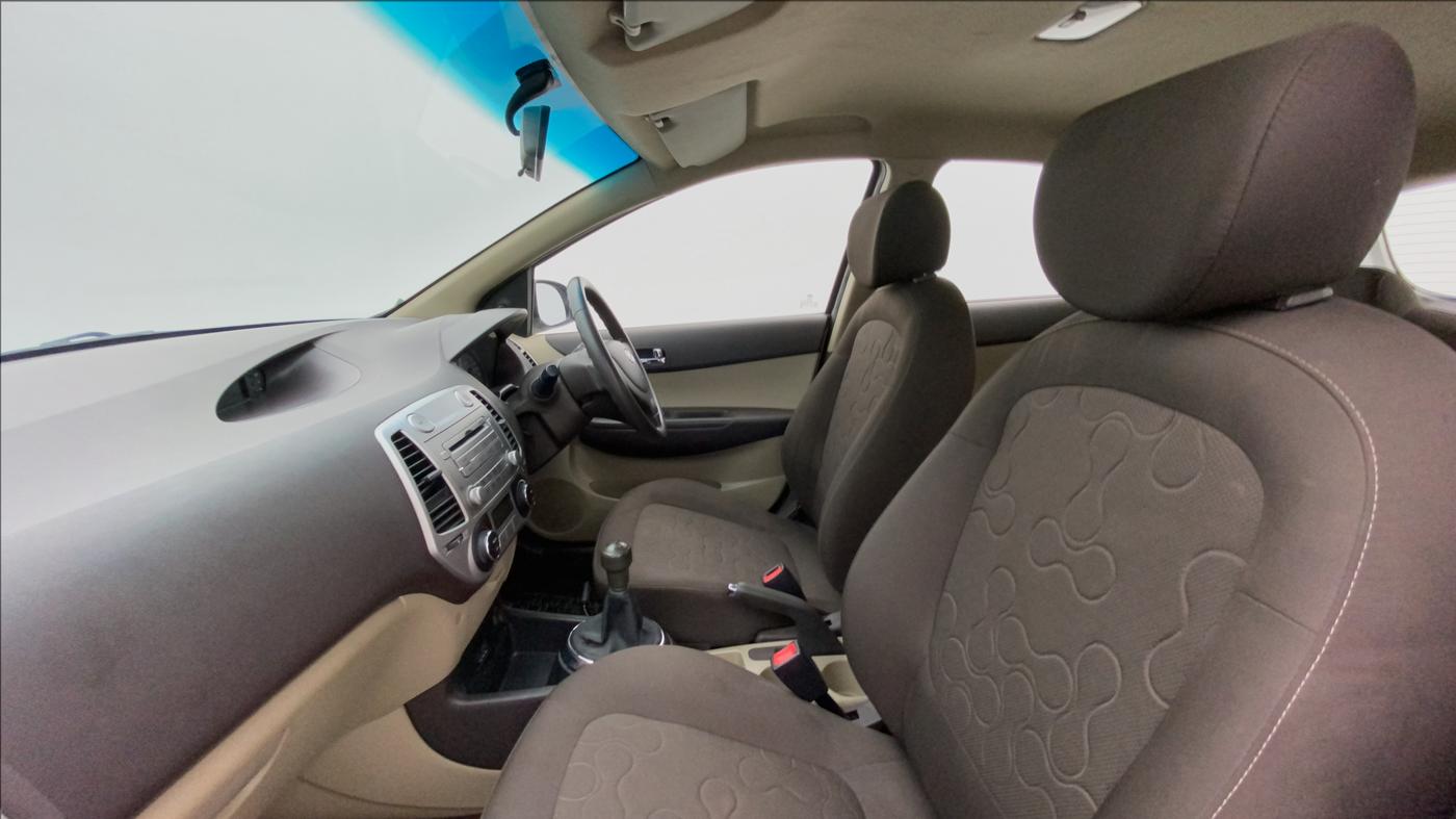 2010 Hyundai i20 MAGNA O 1.2, Petrol, Manual, 61,194 km, Right Side Front Door Cabin