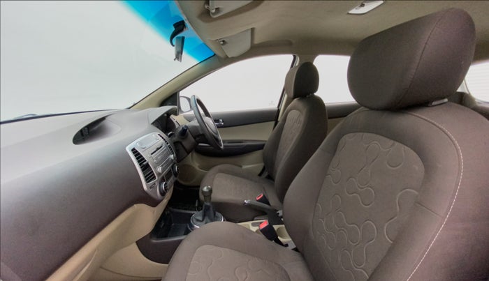 2010 Hyundai i20 MAGNA O 1.2, Petrol, Manual, 61,194 km, Right Side Front Door Cabin