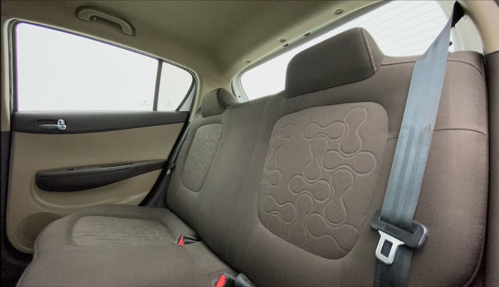 2010 Hyundai i20 MAGNA O 1.2, Petrol, Manual, 61,194 km, Right Side Rear Door Cabin