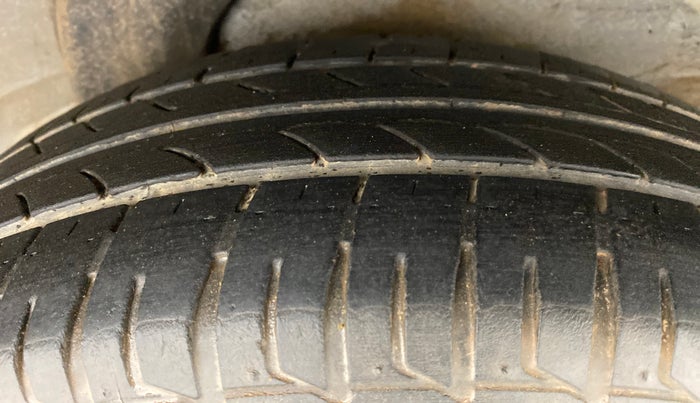 2010 Hyundai i20 MAGNA O 1.2, Petrol, Manual, 61,194 km, Left Rear Tyre Tread