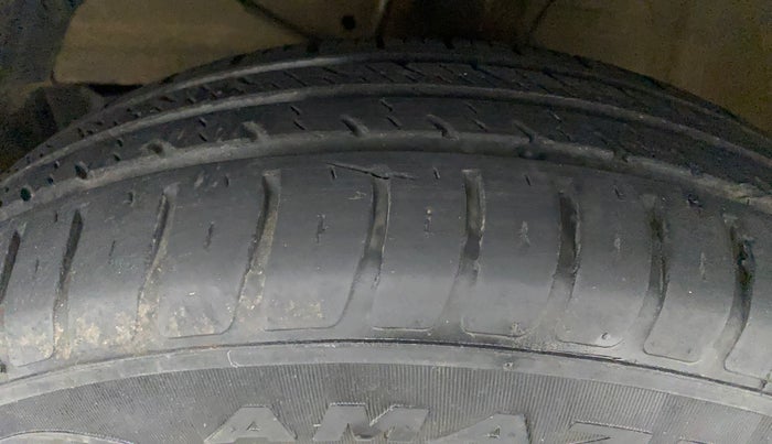 2021 Maruti Swift VXI, Petrol, Manual, 28,464 km, Left Front Tyre Tread