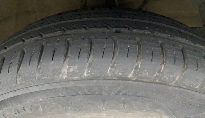 2021 Maruti Swift VXI, Petrol, Manual, 28,464 km, Right Front Tyre Tread