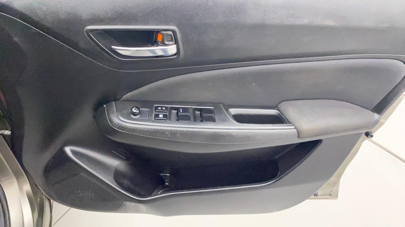 2021 Maruti Swift VXI, Petrol, Manual, 28,464 km, Driver Side Door Panels Control