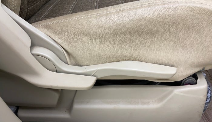 2019 Maruti Ertiga ZXI SHVS, Petrol, Manual, 14,705 km, Driver Side Adjustment Panel