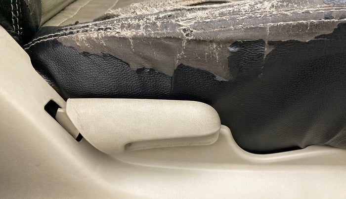 2019 Maruti Celerio VXI (O) CNG, CNG, Manual, 69,720 km, Driver Side Adjustment Panel