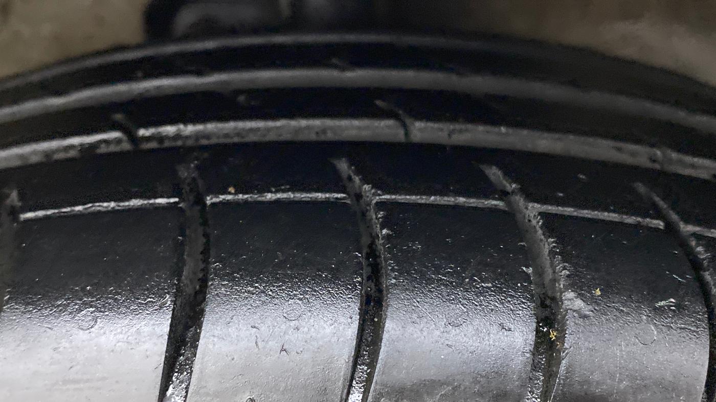 2019 Maruti Celerio VXI (O) CNG, CNG, Manual, 69,720 km, Right Front Tyre Tread