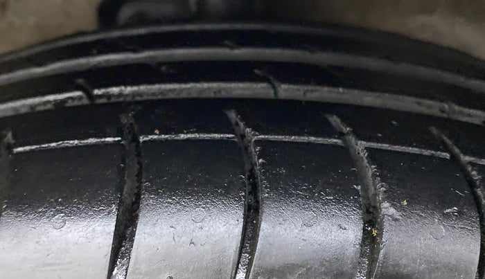 2019 Maruti Celerio VXI (O) CNG, CNG, Manual, 69,720 km, Right Front Tyre Tread