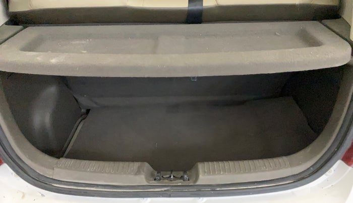 2014 Hyundai i10 SPORTZ 1.1, Petrol, Manual, 20,334 km, Boot Inside