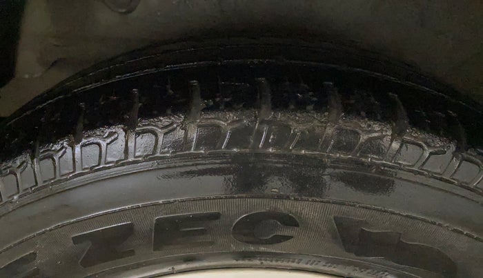 2014 Hyundai i10 SPORTZ 1.1, Petrol, Manual, 20,334 km, Right Rear Tyre Tread