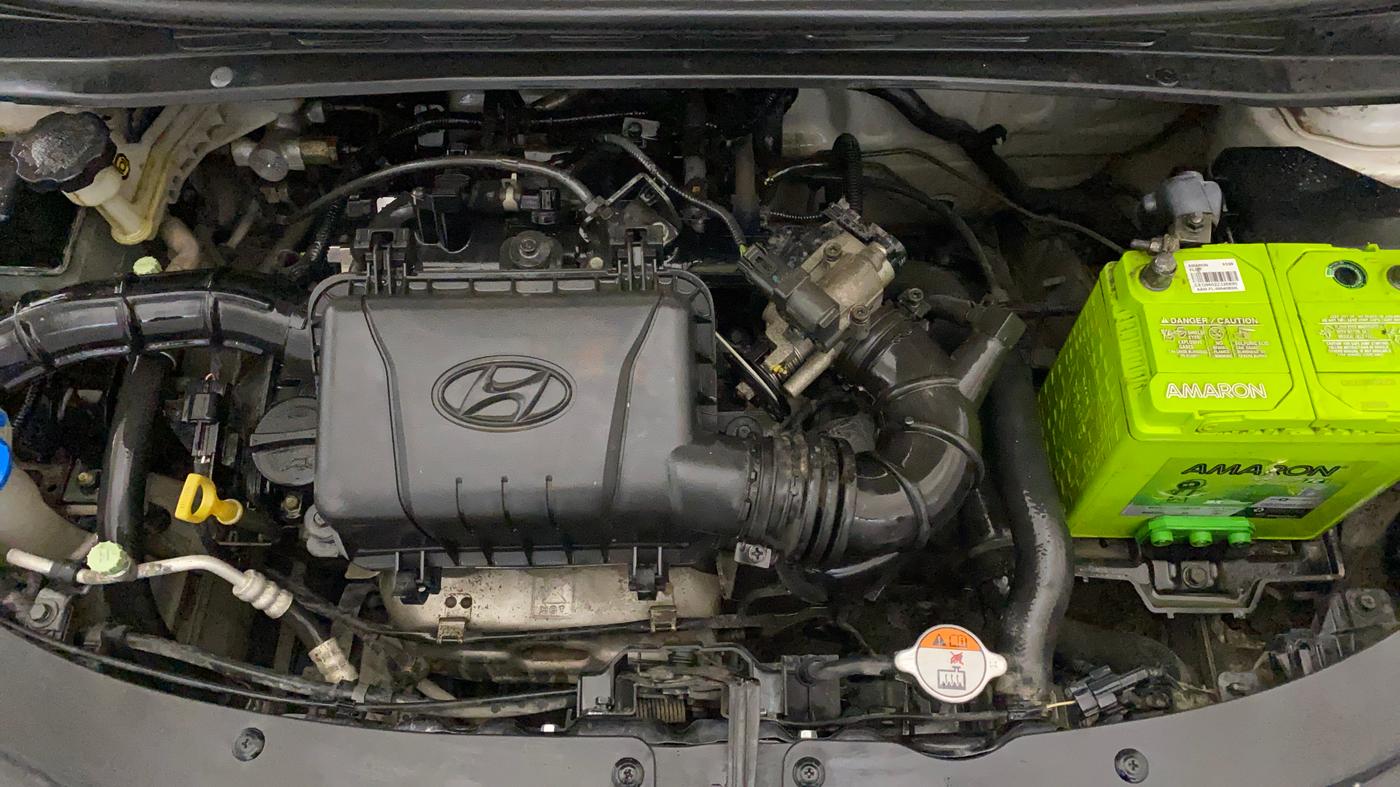 2014 Hyundai i10 SPORTZ 1.1, Petrol, Manual, 20,334 km, Engine View