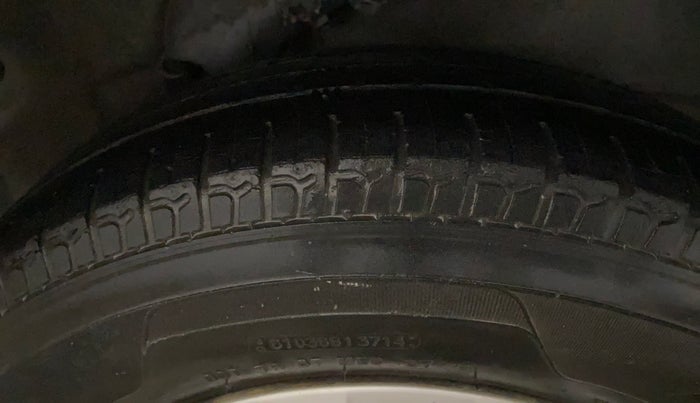 2014 Hyundai i10 SPORTZ 1.1, Petrol, Manual, 20,334 km, Left Rear Tyre Tread