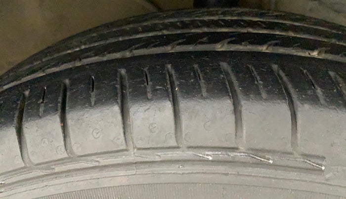 2016 Hyundai Creta SX PLUS 1.6 PETROL, Petrol, Manual, 82,518 km, Right Front Tyre Tread
