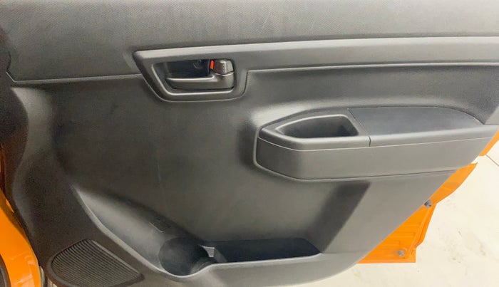 2020 Maruti S PRESSO VXI PLUS AMT, Petrol, Automatic, 25,092 km, Driver Side Door Panels Control