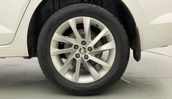 2022 Skoda SLAVIA AMBITION 1.0L TSI MT, Petrol, Manual, 1,298 km, Left Rear Wheel