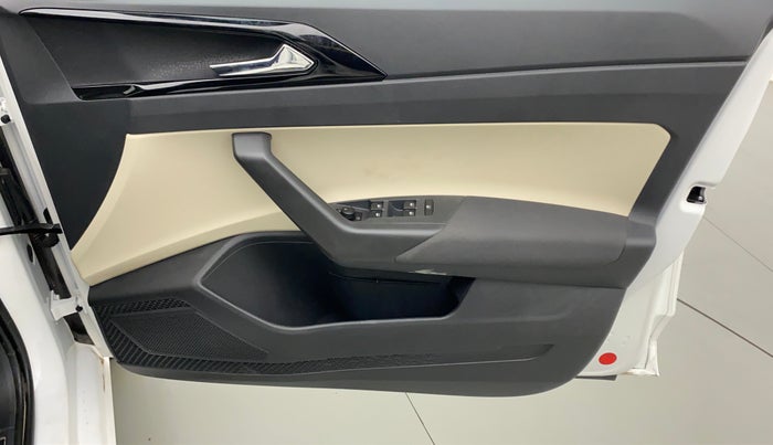 2022 Skoda SLAVIA AMBITION 1.0L TSI MT, Petrol, Manual, 1,298 km, Driver Side Door Panels Control