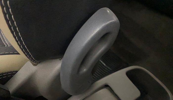 2013 Hyundai i10 SPORTZ 1.2, Petrol, Manual, 85,268 km, Driver Side Adjustment Panel