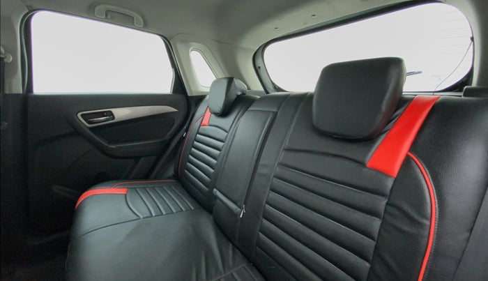 2017 Maruti Vitara Brezza ZDI, Diesel, Manual, 1,80,438 km, Right Side Door Cabin View