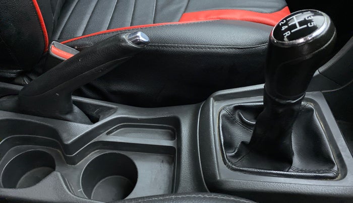 2017 Maruti Vitara Brezza ZDI, Diesel, Manual, 1,80,438 km, Gear Lever