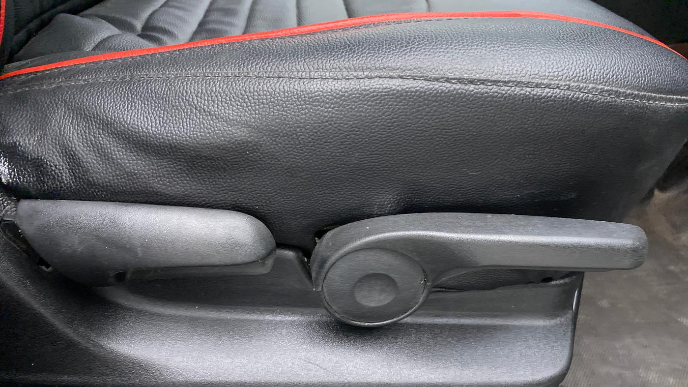 2017 Maruti Vitara Brezza ZDI, Diesel, Manual, 1,80,438 km, Driver Side Adjustment Panel