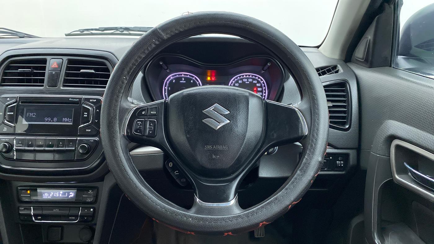 2017 Maruti Vitara Brezza ZDI, Diesel, Manual, 1,80,438 km, Steering Wheel Close-up
