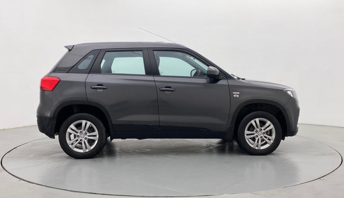 2017 Maruti Vitara Brezza ZDI, Diesel, Manual, 1,80,438 km, Right Side View