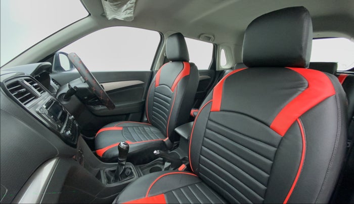 2017 Maruti Vitara Brezza ZDI, Diesel, Manual, 1,80,438 km, Right Side Front Door Cabin View