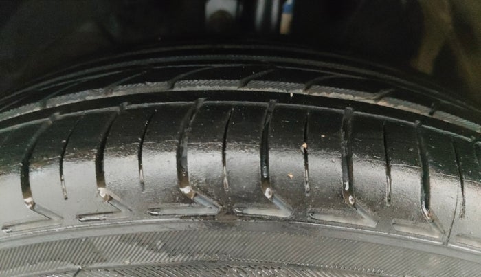 2021 Maruti Baleno DELTA PETROL 1.2, Petrol, Manual, 71,449 km, Left Front Tyre Tread