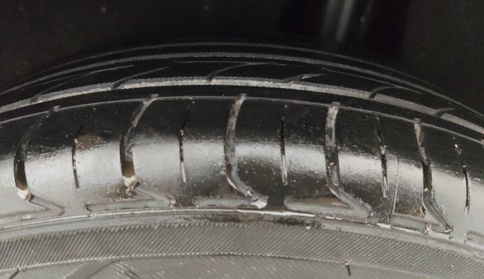 2021 Maruti Baleno DELTA PETROL 1.2, Petrol, Manual, 71,449 km, Left Rear Tyre Tread