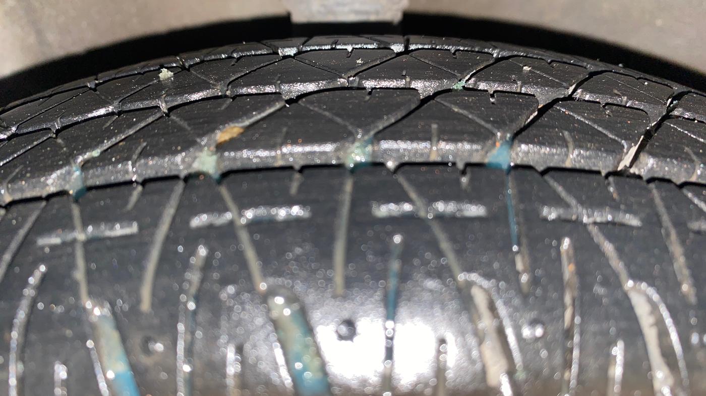 2014 Hyundai Eon ERA +, Petrol, Manual, 39,088 km, Left Front Tyre Tread