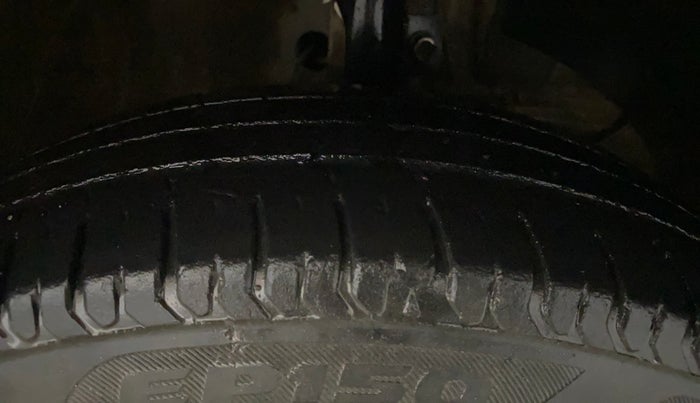 2021 Maruti Swift LXI, Petrol, Manual, 39,260 km, Right Front Tyre Tread