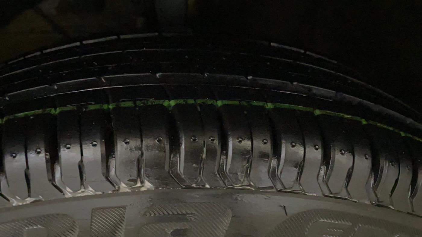 2021 Maruti Swift LXI, Petrol, Manual, 39,306 km, Left Front Tyre Tread