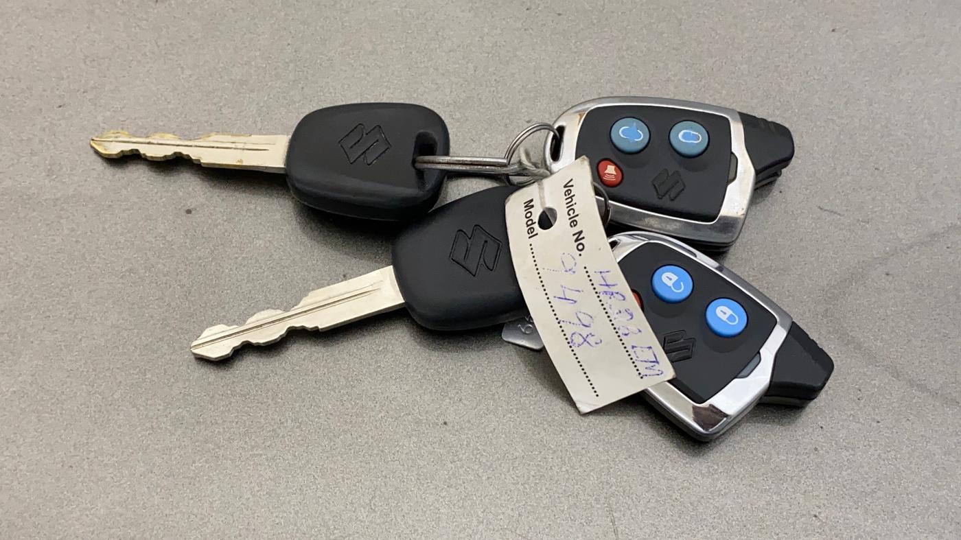 2021 Maruti Swift LXI, Petrol, Manual, 39,306 km, Key Close Up
