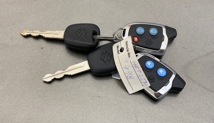 2021 Maruti Swift LXI, Petrol, Manual, 39,260 km, Key Close Up