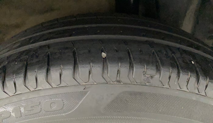 2010 Maruti Ritz LXI, Petrol, Manual, 1,22,580 km, Left Rear Tyre Tread