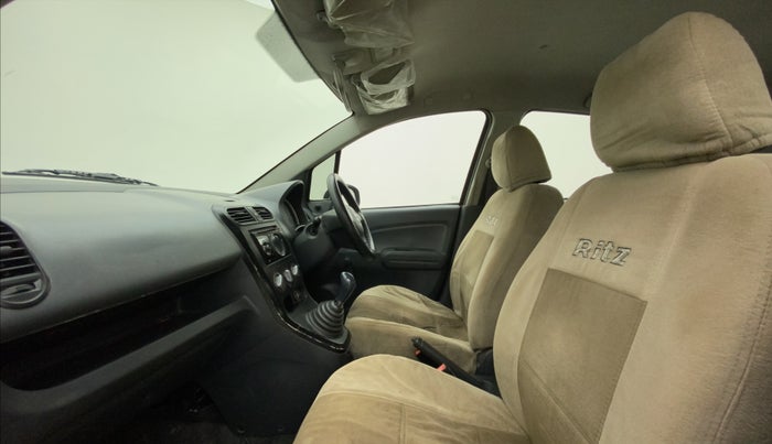 2010 Maruti Ritz LXI, Petrol, Manual, 1,22,580 km, Right Side Front Door Cabin