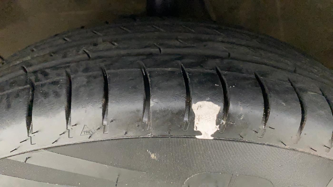 2010 Maruti Ritz LXI, Petrol, Manual, 1,22,580 km, Left Front Tyre Tread