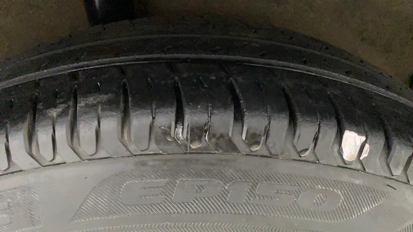 2010 Maruti Ritz LXI, Petrol, Manual, 1,22,580 km, Right Rear Tyre Tread
