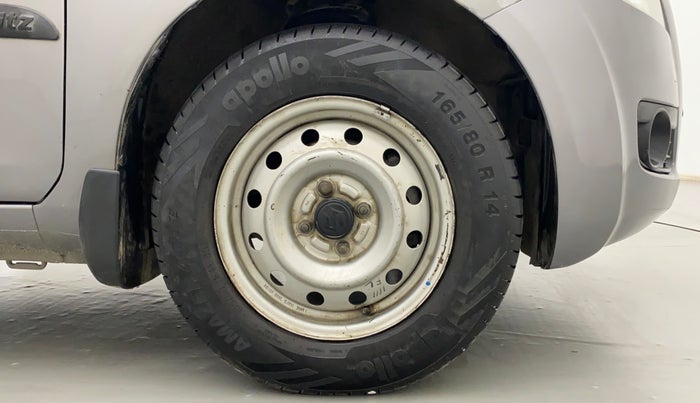 2010 Maruti Ritz LXI, Petrol, Manual, 1,22,580 km, Right Front Wheel