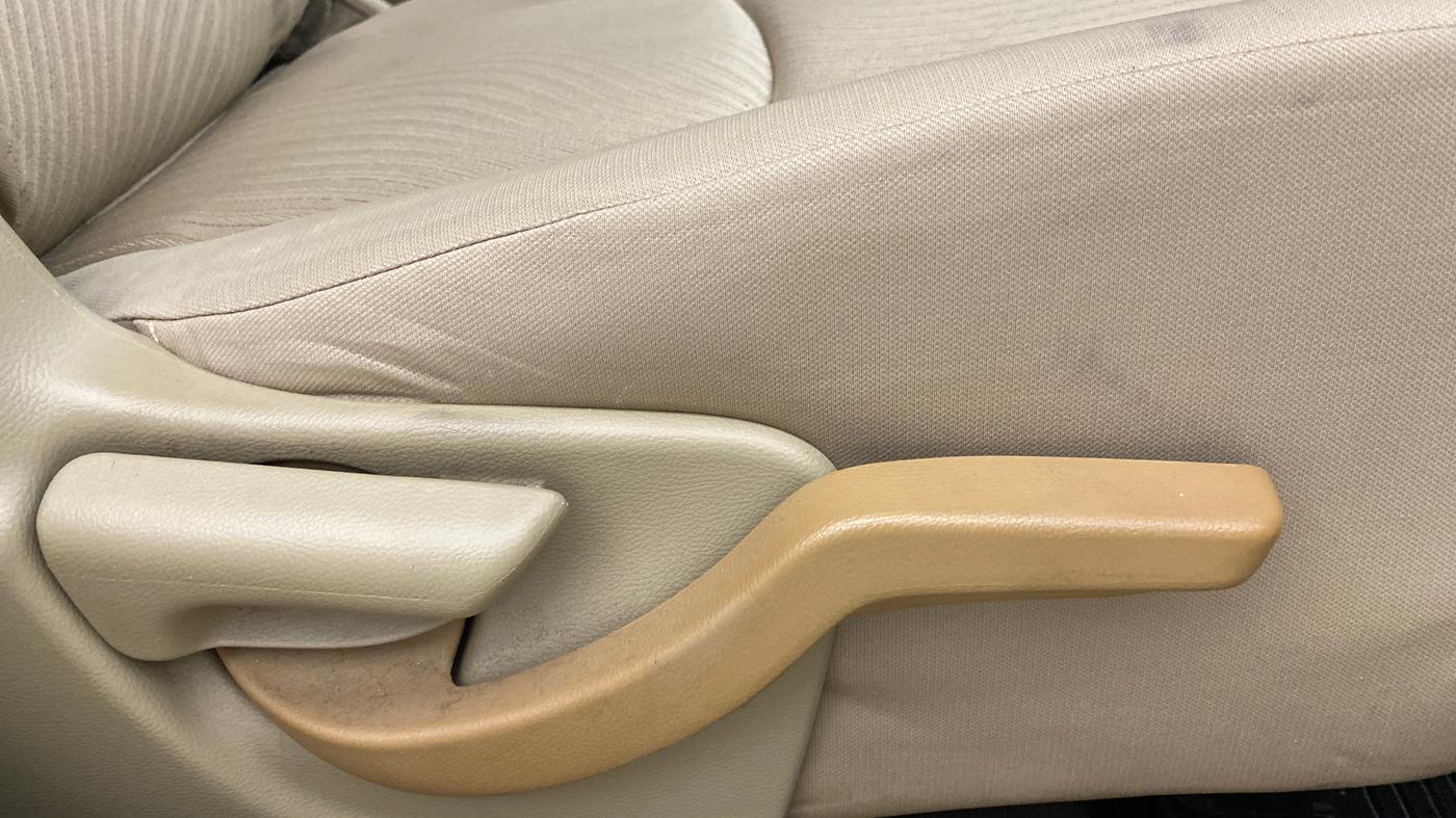 2015 Honda Mobilio 1.5L I-VTEC S, Petrol, Manual, 71,332 km, Driver Side Adjustment Panel