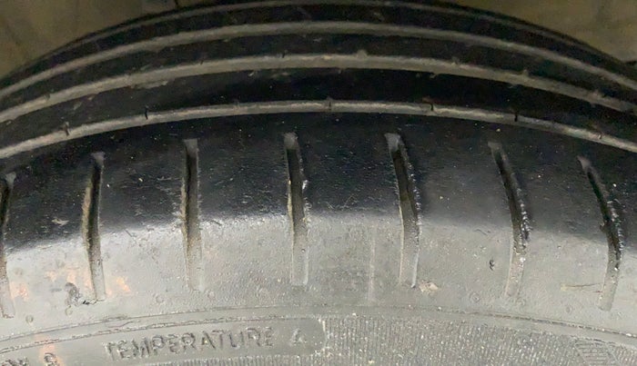 2020 Toyota Glanza G, Petrol, Manual, 69,714 km, Right Front Tyre Tread