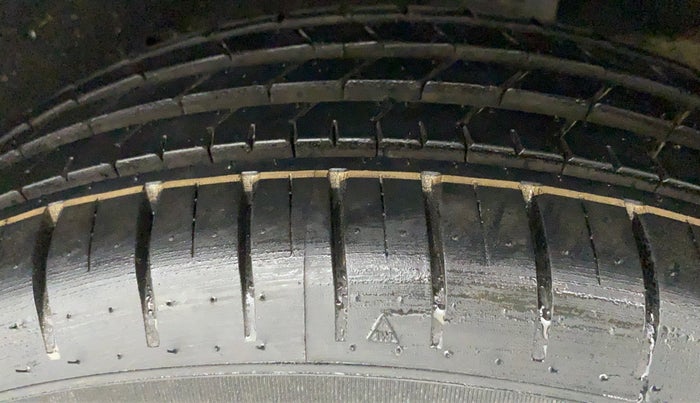 2020 Toyota Glanza G, Petrol, Manual, 69,714 km, Left Rear Tyre Tread
