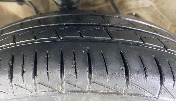 2022 Maruti Alto LXI OPT, Petrol, Manual, 31,579 km, Left Front Tyre Tread