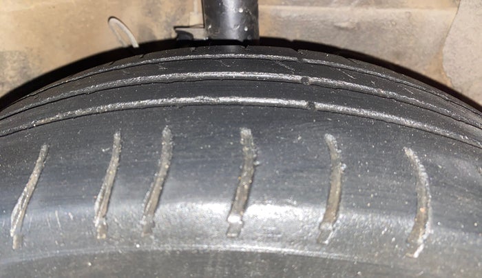 2020 Hyundai NEW SANTRO MAGNA, Petrol, Manual, 1,13,846 km, Right Front Tyre Tread