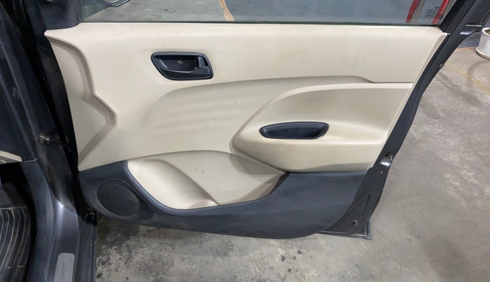 2020 Hyundai NEW SANTRO MAGNA, Petrol, Manual, 1,13,846 km, Driver Side Door Panels Control