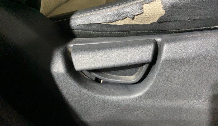 2020 Hyundai NEW SANTRO MAGNA, Petrol, Manual, 1,13,846 km, Driver Side Adjustment Panel