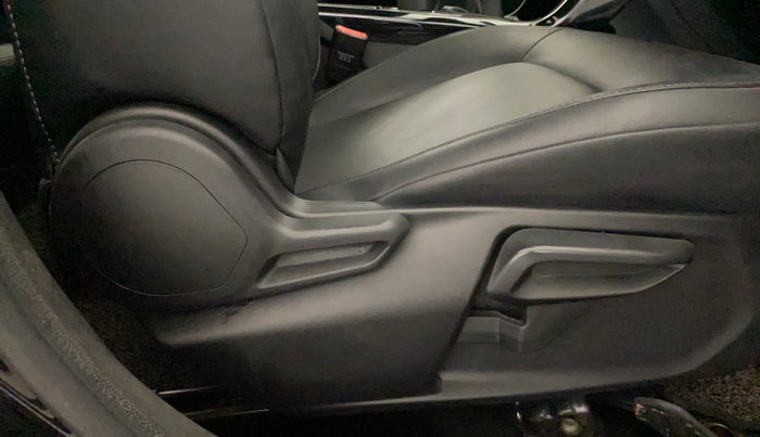 2022 Tata NEXON XZ PLUS PETROL DARK EDITION, Petrol, Manual, 15,038 km, Driver Side Adjustment Panel