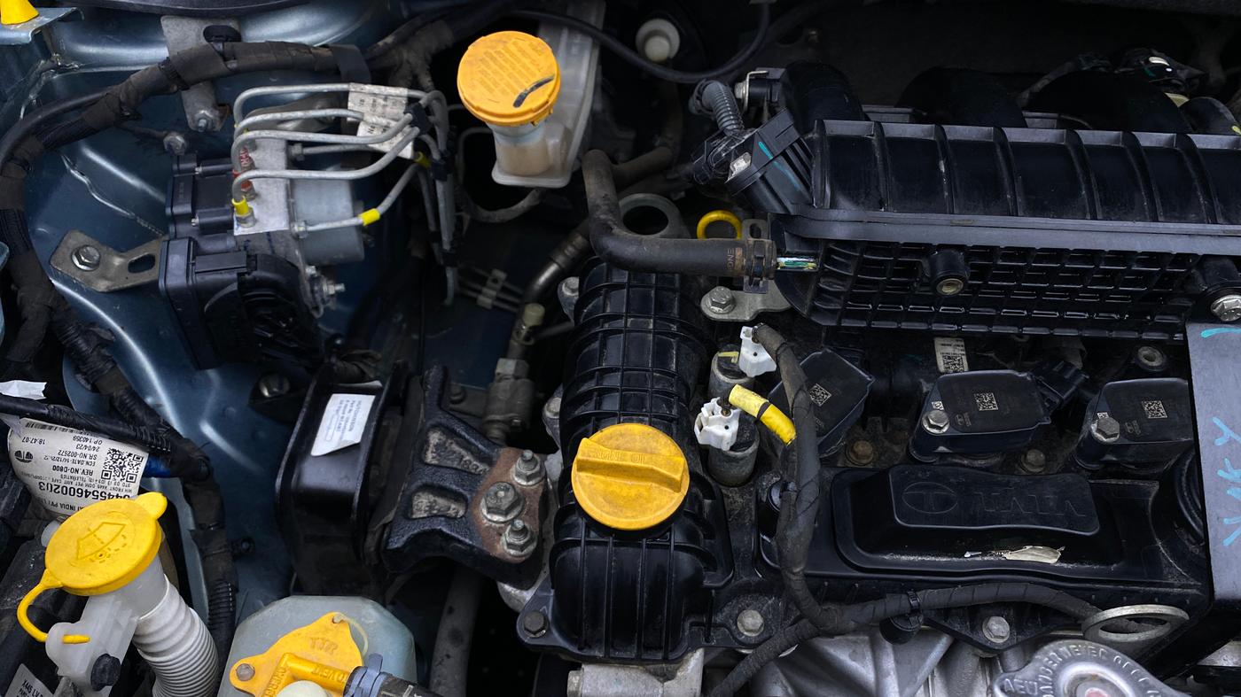 2023 Tata PUNCH ACCOMPLISHED AMT, Petrol, Automatic, 54,048 km, Engine View - Right