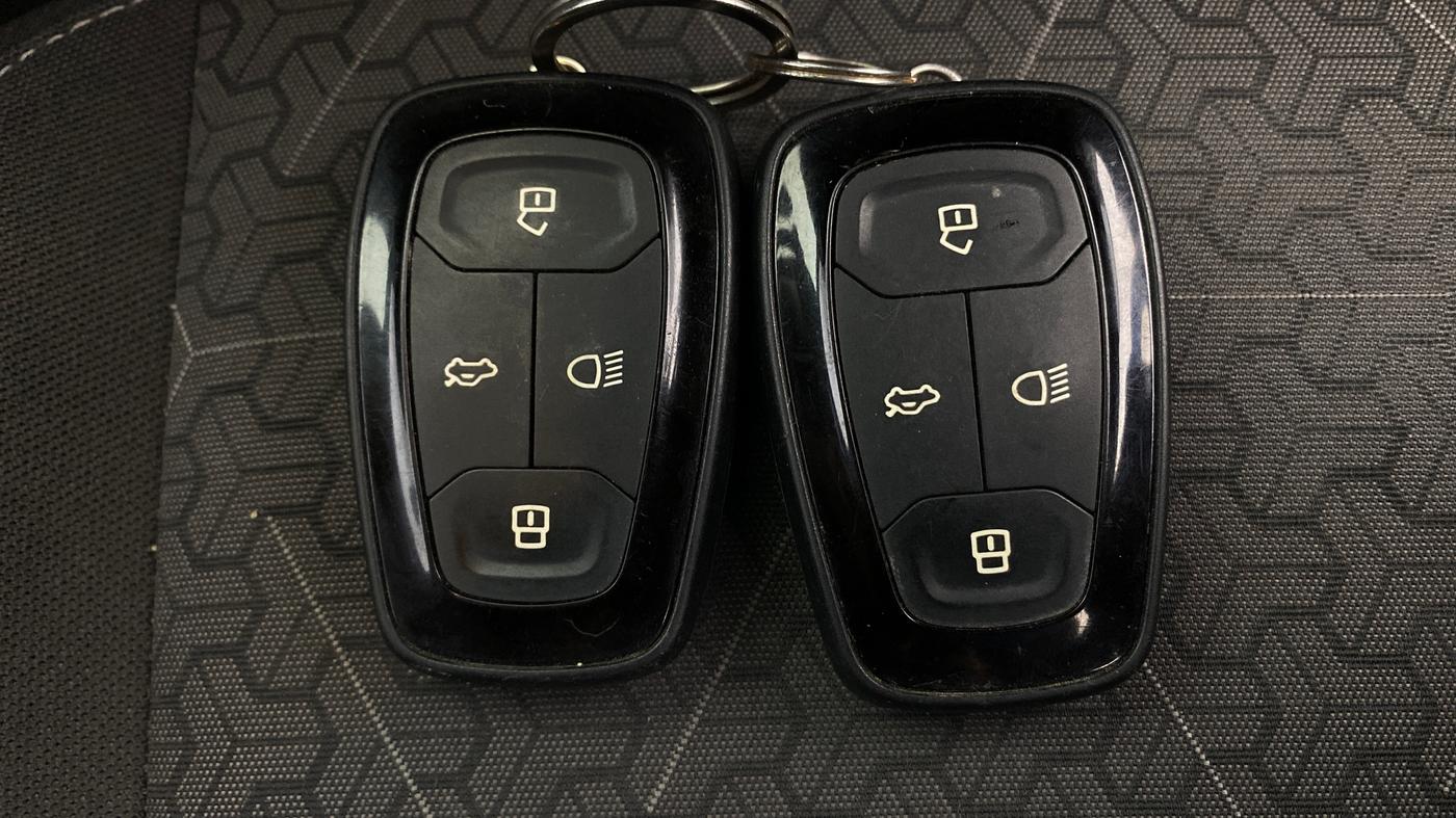 2023 Tata PUNCH ACCOMPLISHED AMT, Petrol, Automatic, 54,048 km, Key Close Up