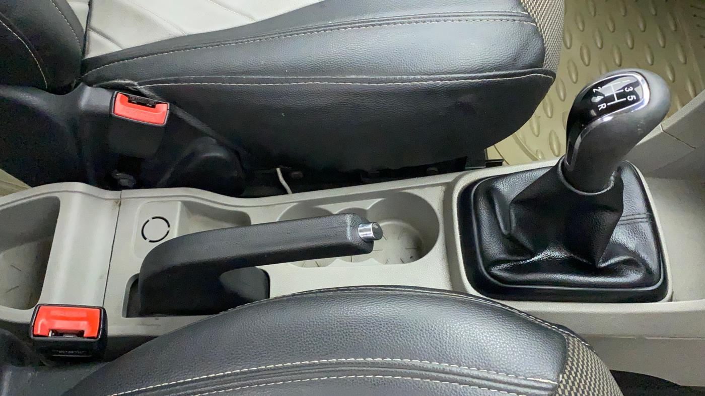 2018 Tata Tiago XE PETROL, Petrol, Manual, 41,920 km, Gear Lever