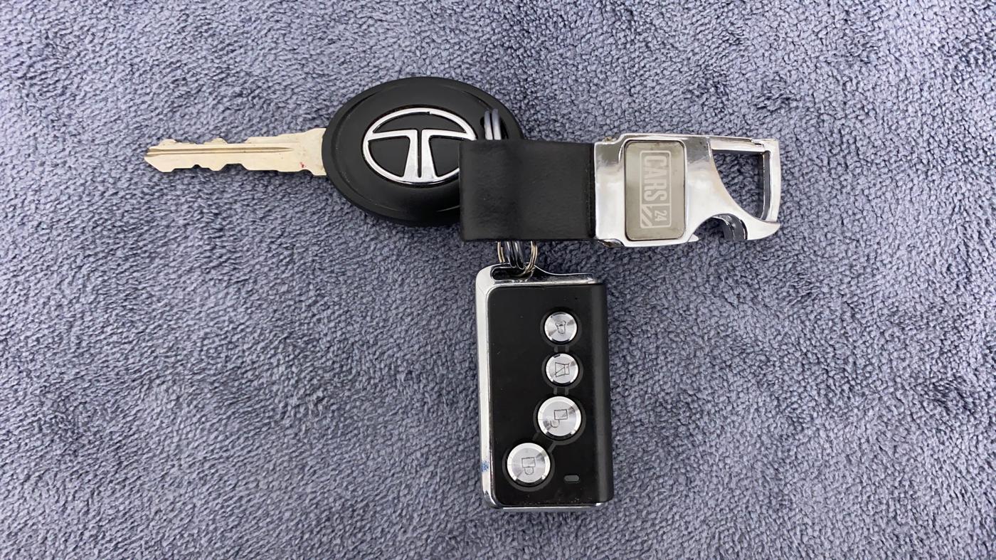 2018 Tata Tiago XE PETROL, Petrol, Manual, 41,920 km, Key Close Up